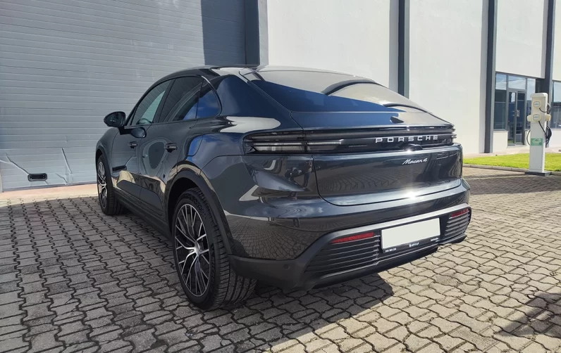 Porsche Macan Electric 4
