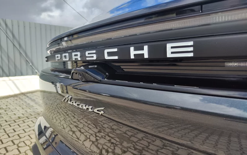 Porsche Macan Electric 4