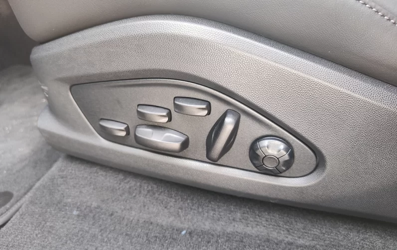 Porsche Macan Electric 4