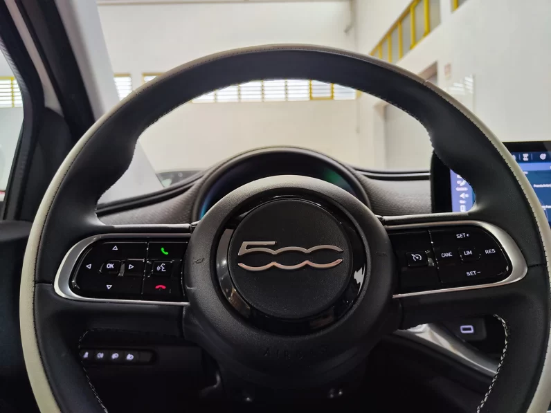 Fiat 500e La Prima