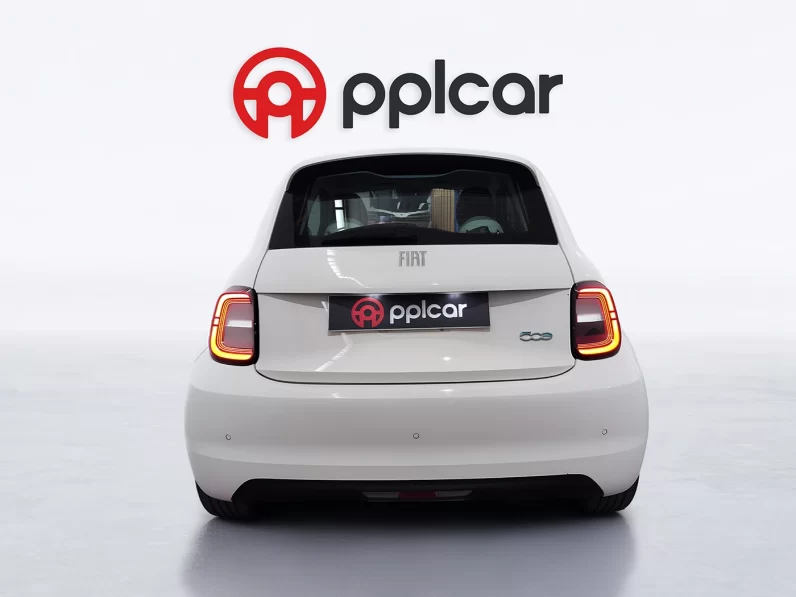 Fiat 500e La Prima