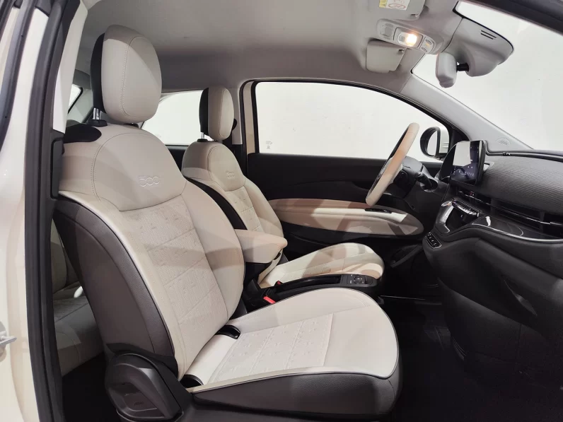 Fiat 500e La Prima
